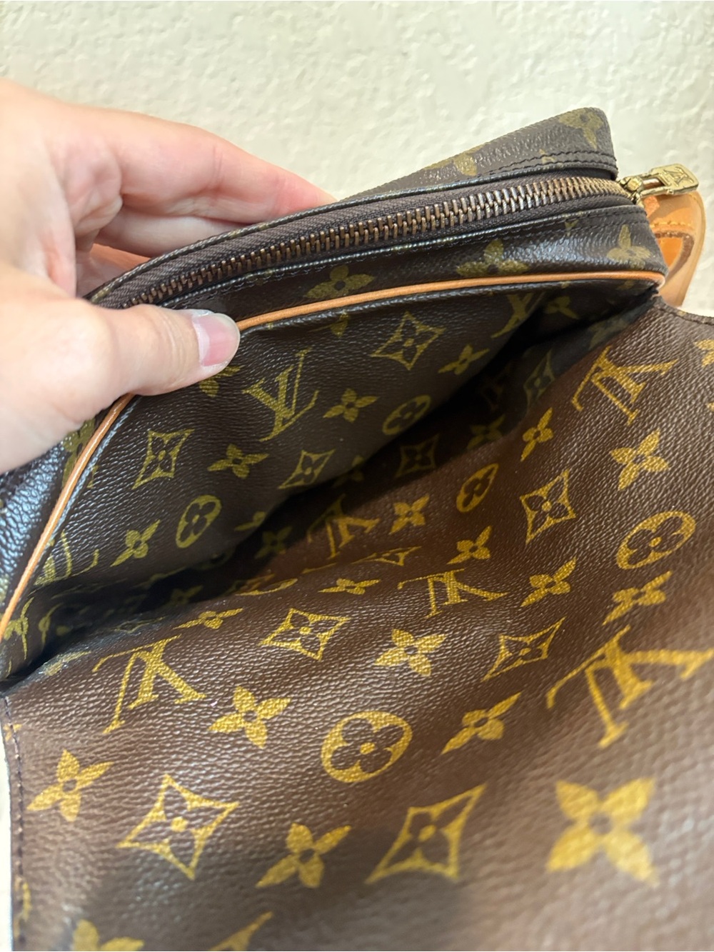 Louis Vuitton Monogram Saint
Germain 24 Crossbody Bag - Picture 11 of 14